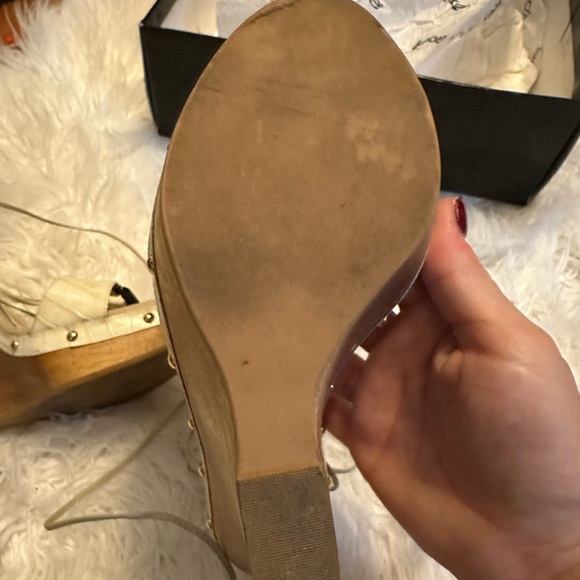 Bebe Heidi style/off white color worn once size 8 - Picture 9 of 12